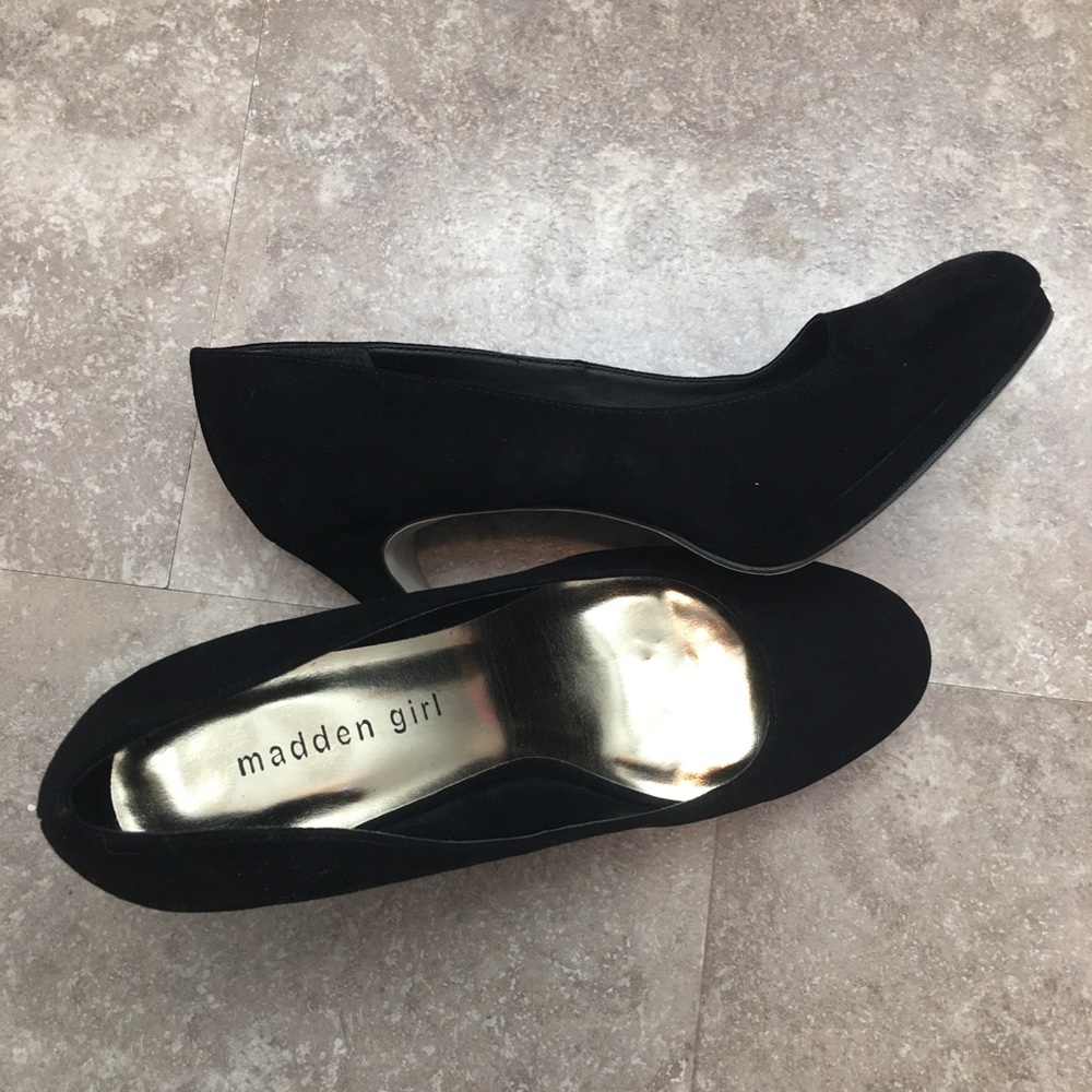 Steve Madden Girl Black Suede Pumps Size 9